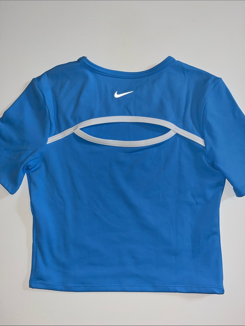 Nike One Shirt Womens M Tight Crop Dri-fit Soft Blue Open back SS gym NWT